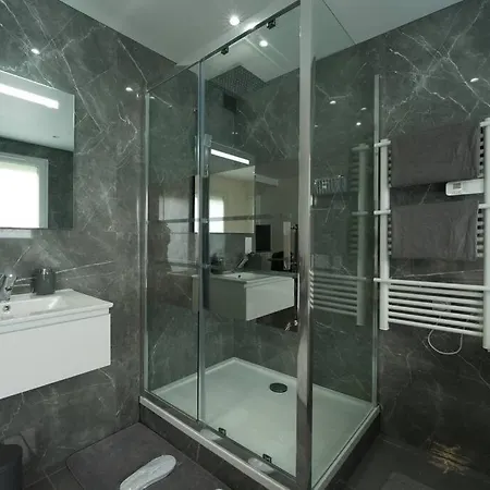 Appartamento : Magnifique Avec Jacuzzi